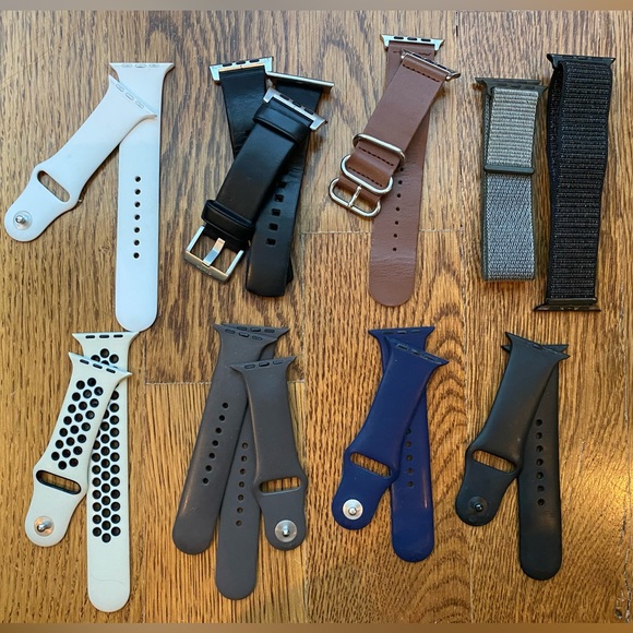 Apple Watch Series 4 (GPS + Cellular, 44mm) - Picture 2 of 2